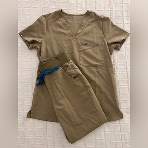 Sandstone Matching Set FIGS Casma Scrub Top XS & Zamora Jogger XSP Scrub Pants